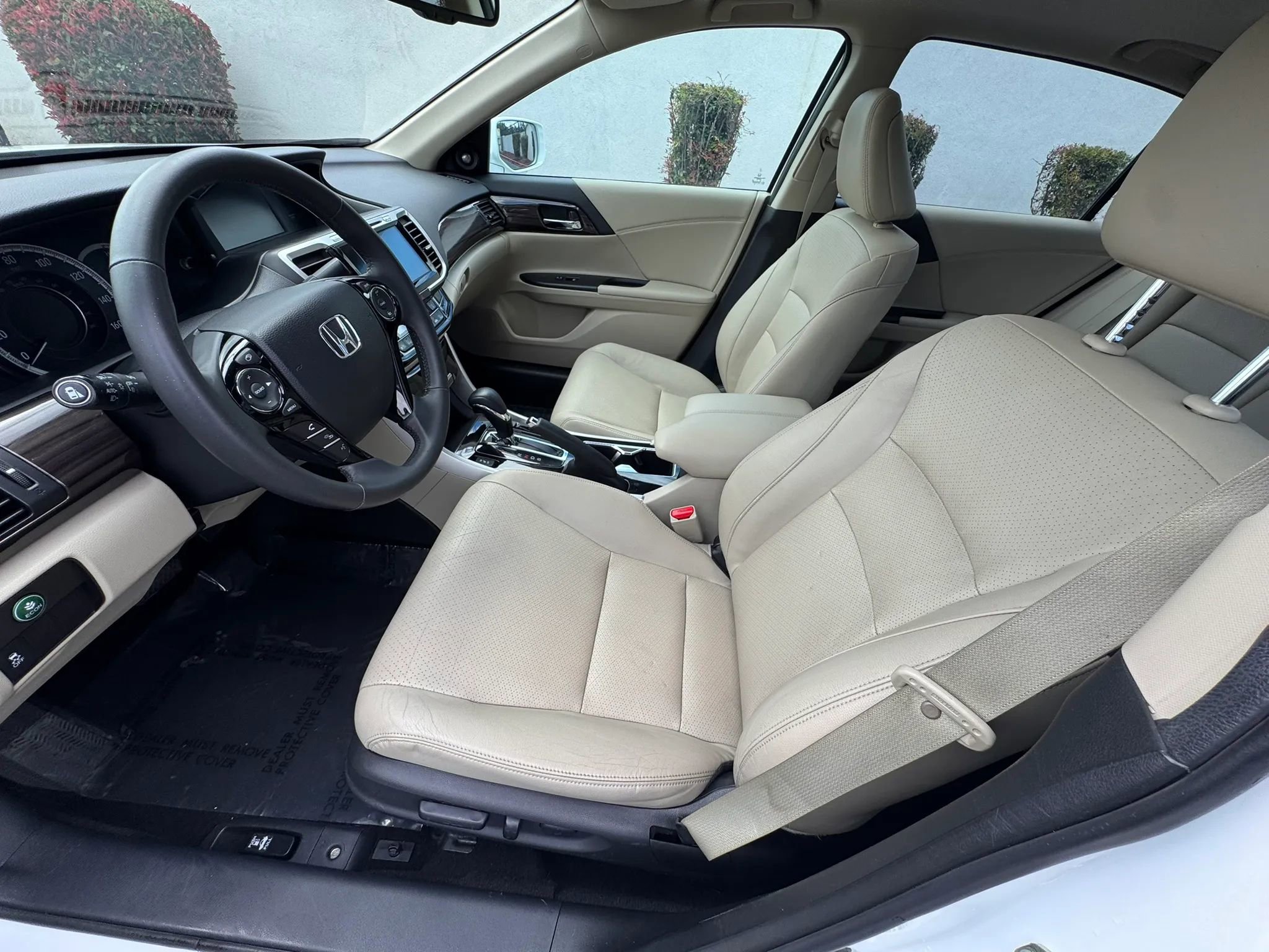 Used 2017 Honda Accord EX-L image 10