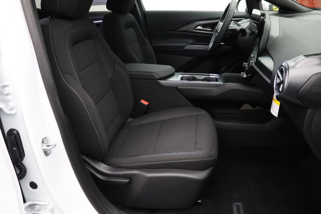 Certified 2026 Chevrolet Equinox EV LT FWD image 17