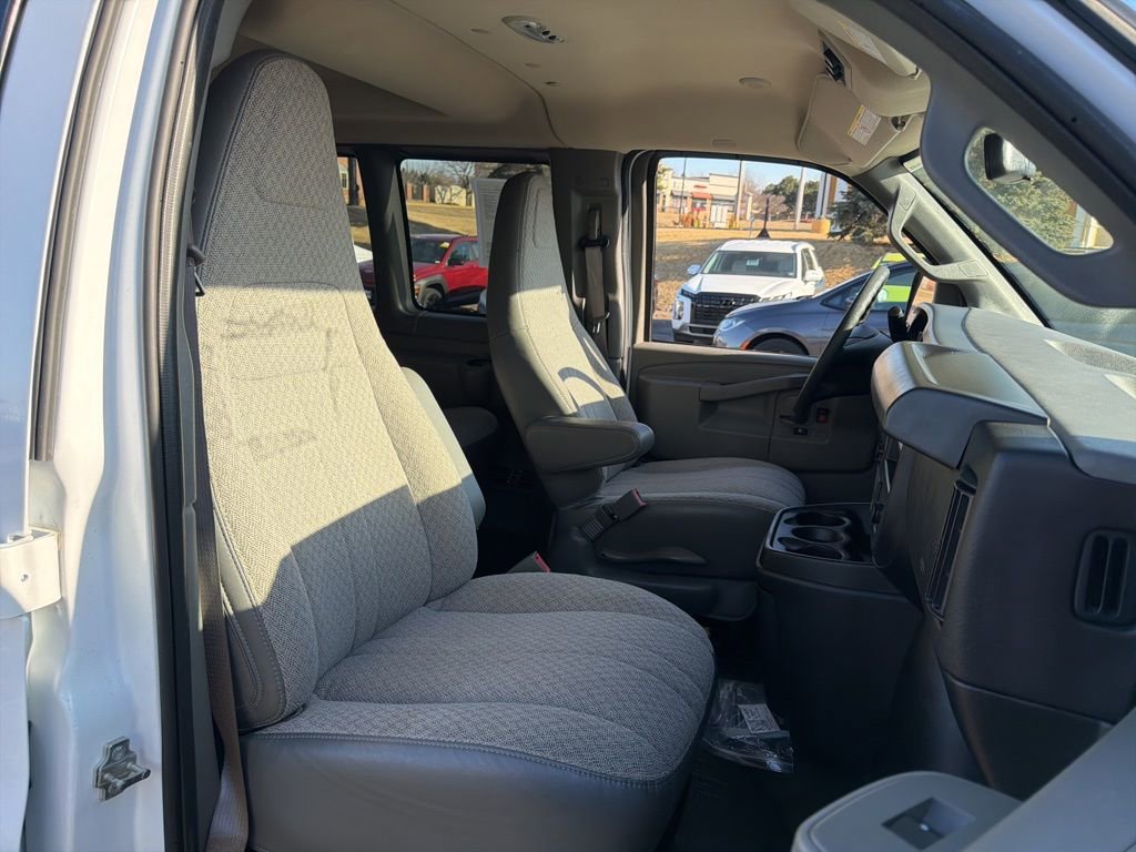 Used 2024 Chevrolet Express 3500 LS w/ Chrome Appearance Package image 23