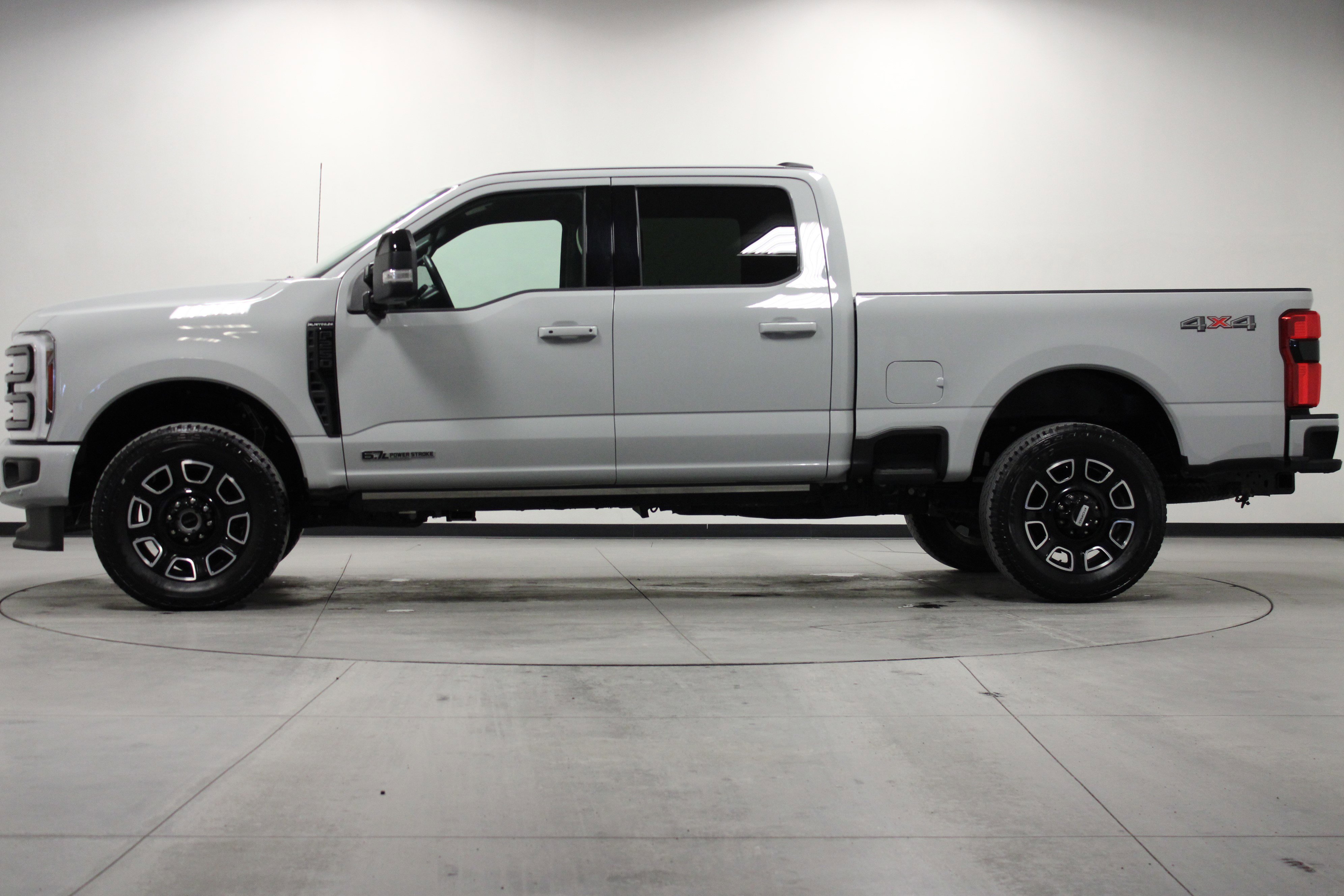 Used 2025 Ford F250 Platinum image 7