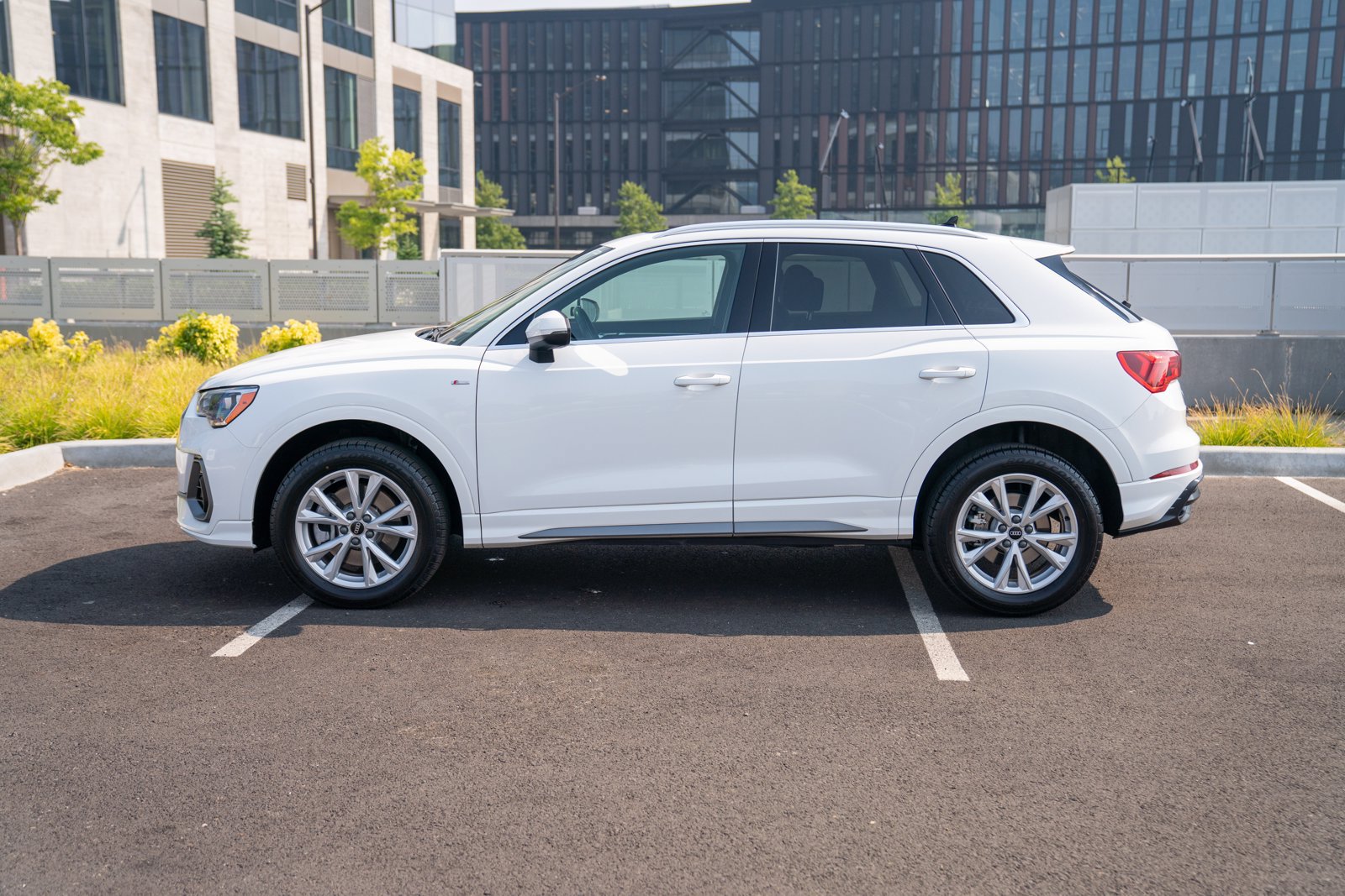 Used 2021 Audi Q3 2.0T Premium w/ Convenience Package AWD/4WD video 2