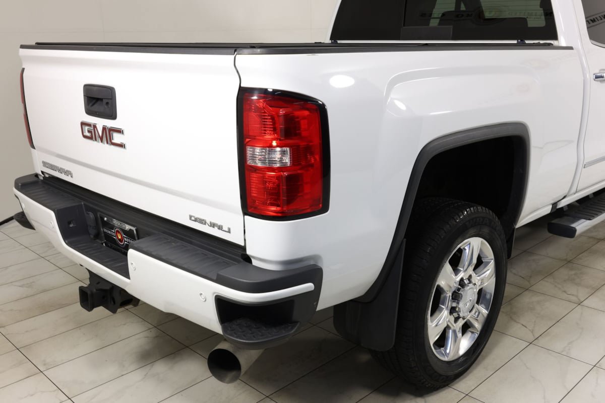 Used 2019 GMC Sierra 2500 Denali w/ Duramax Plus Package AWD/4WD image 41