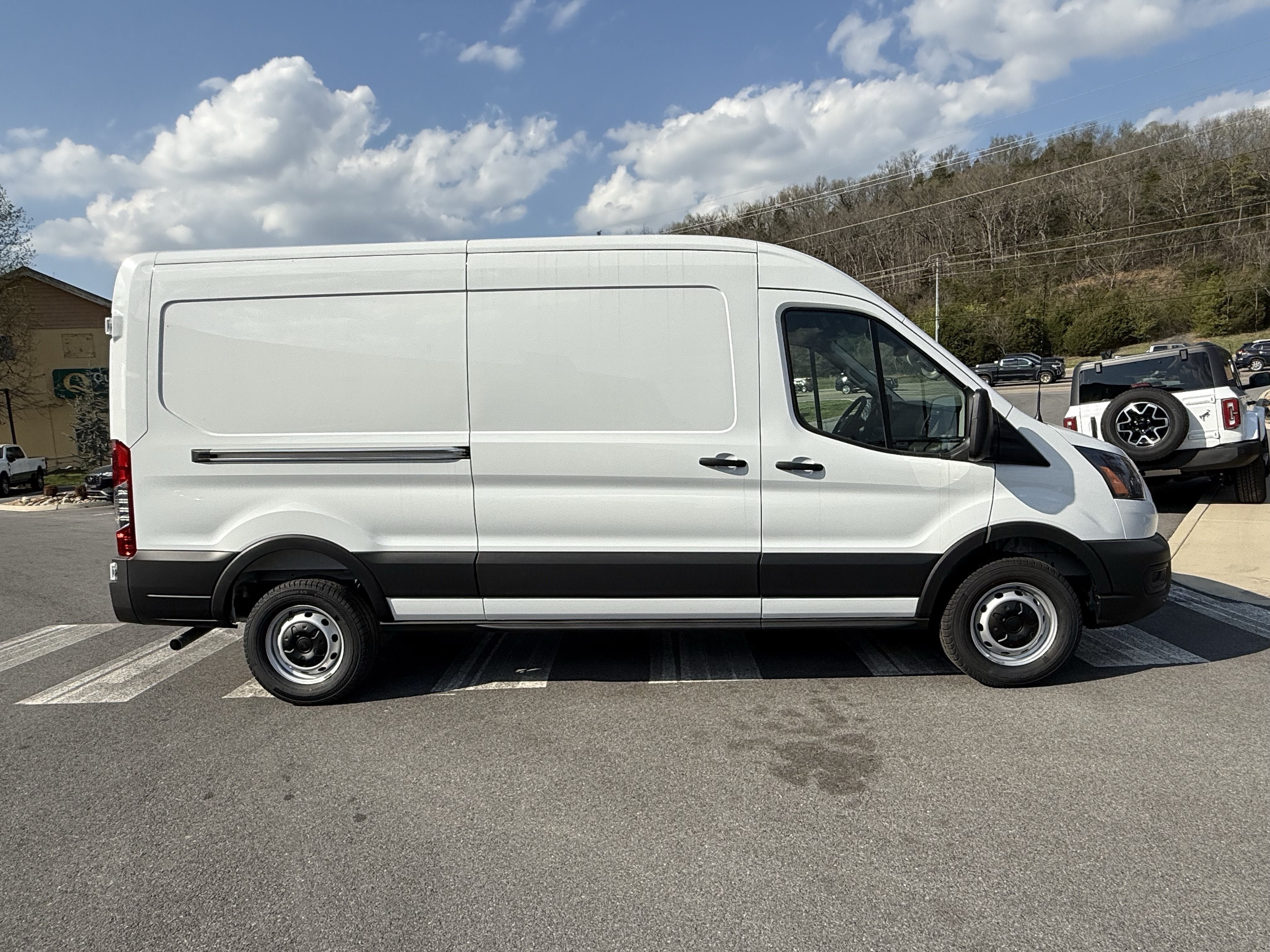New 2026 Ford Transit 250 148 Medium Roof w/ Load Area Protection Package RWD image 4