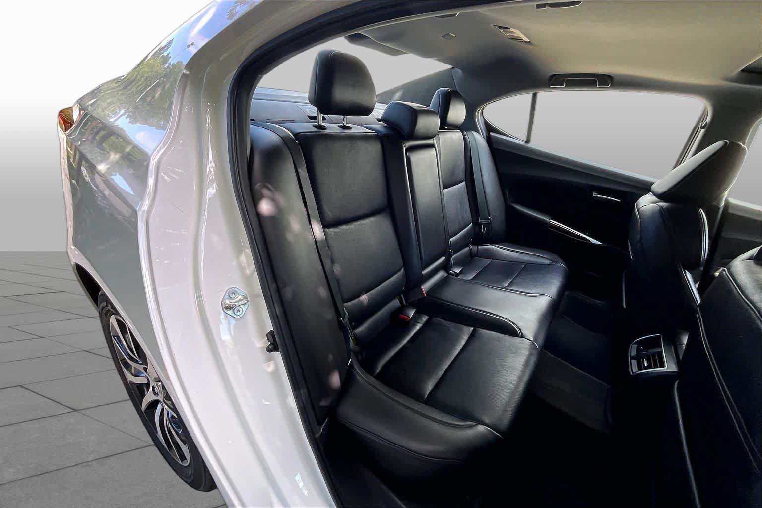 Used 2015 Acura TLX w/ Technology Package FWD image 18
