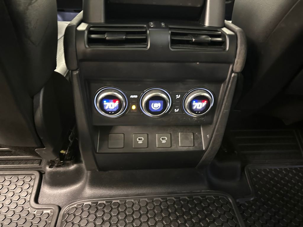 Used 2023 Land Rover Defender 110 S image 23