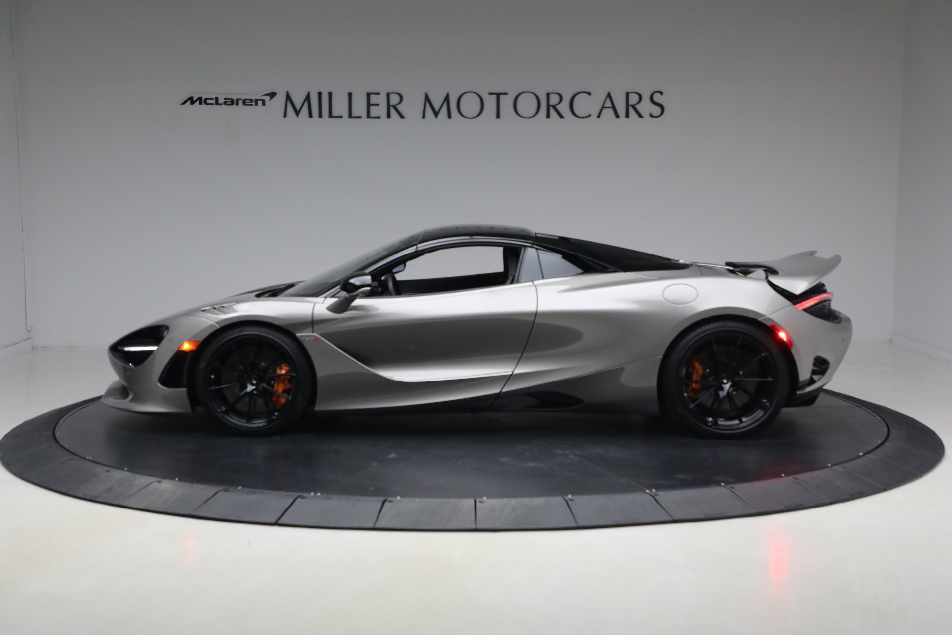 Used 2025 McLaren 750S Spider image 15