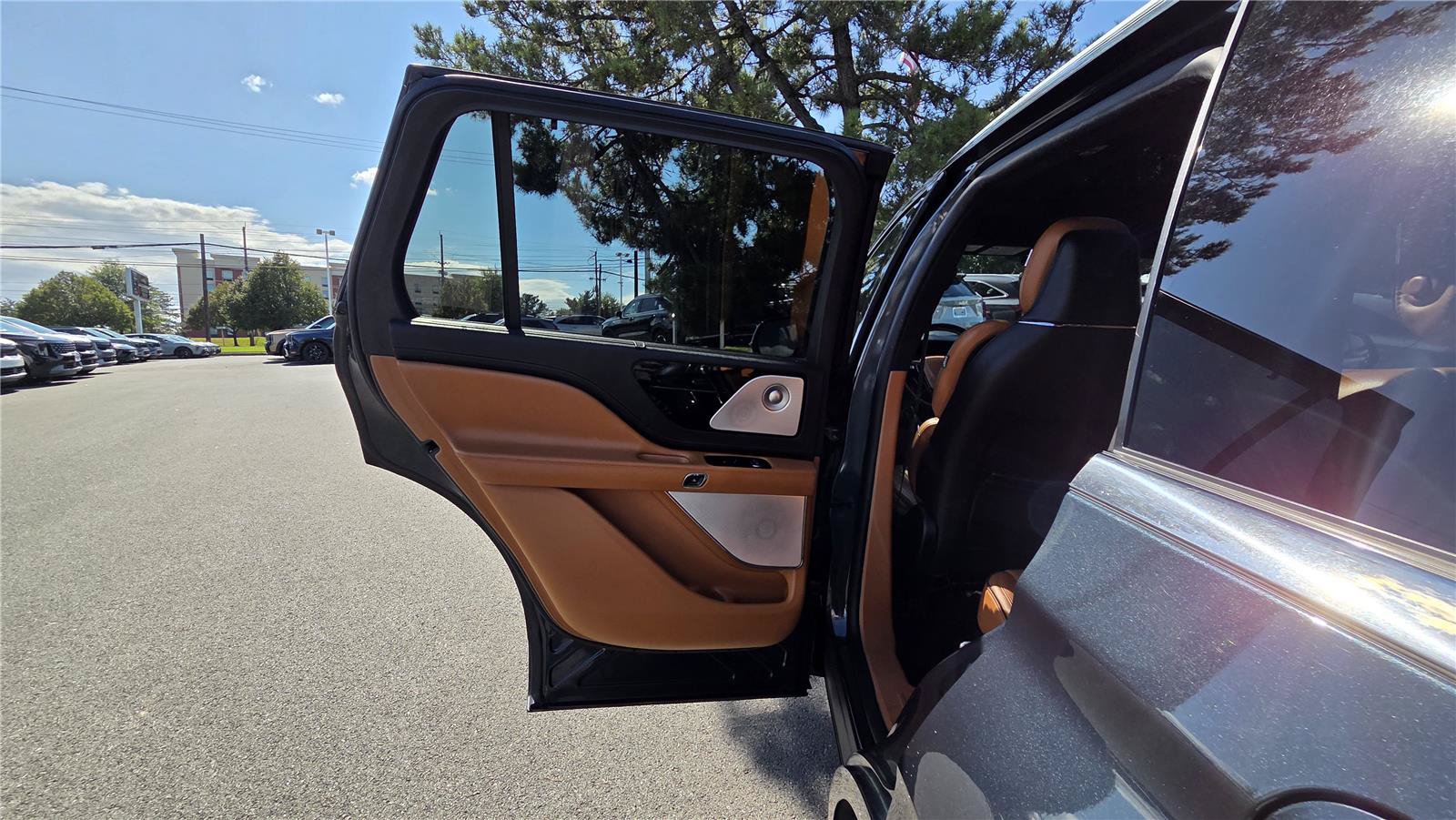 Used 2020 Lincoln Aviator Black Label w/ Dynamic Handling Package AWD/4WD image 26