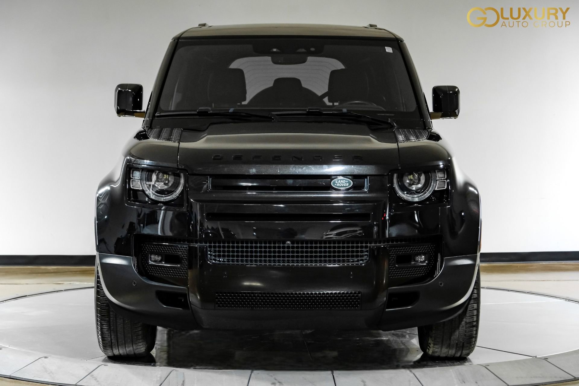 Used 2023 Land Rover Defender 110 SE image 7