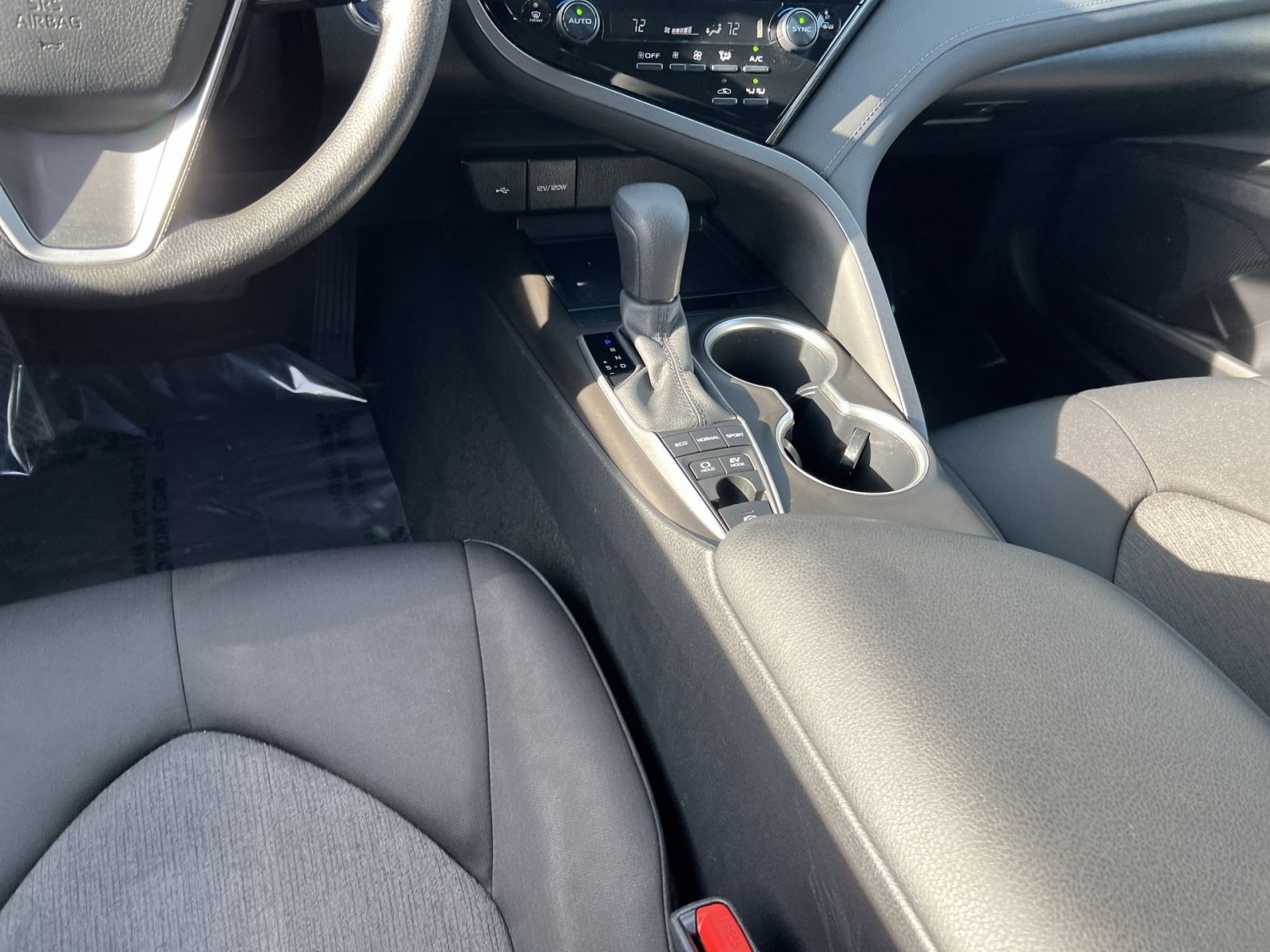 Used 2021 Toyota Camry LE image 22