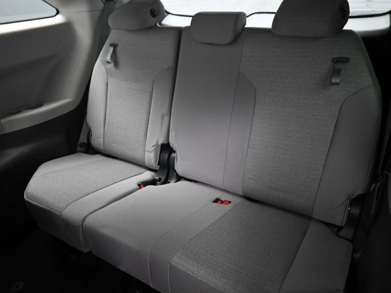 Used 2024 Toyota Sienna LE w/ Protection Package (TMS) AWD/4WD image 19