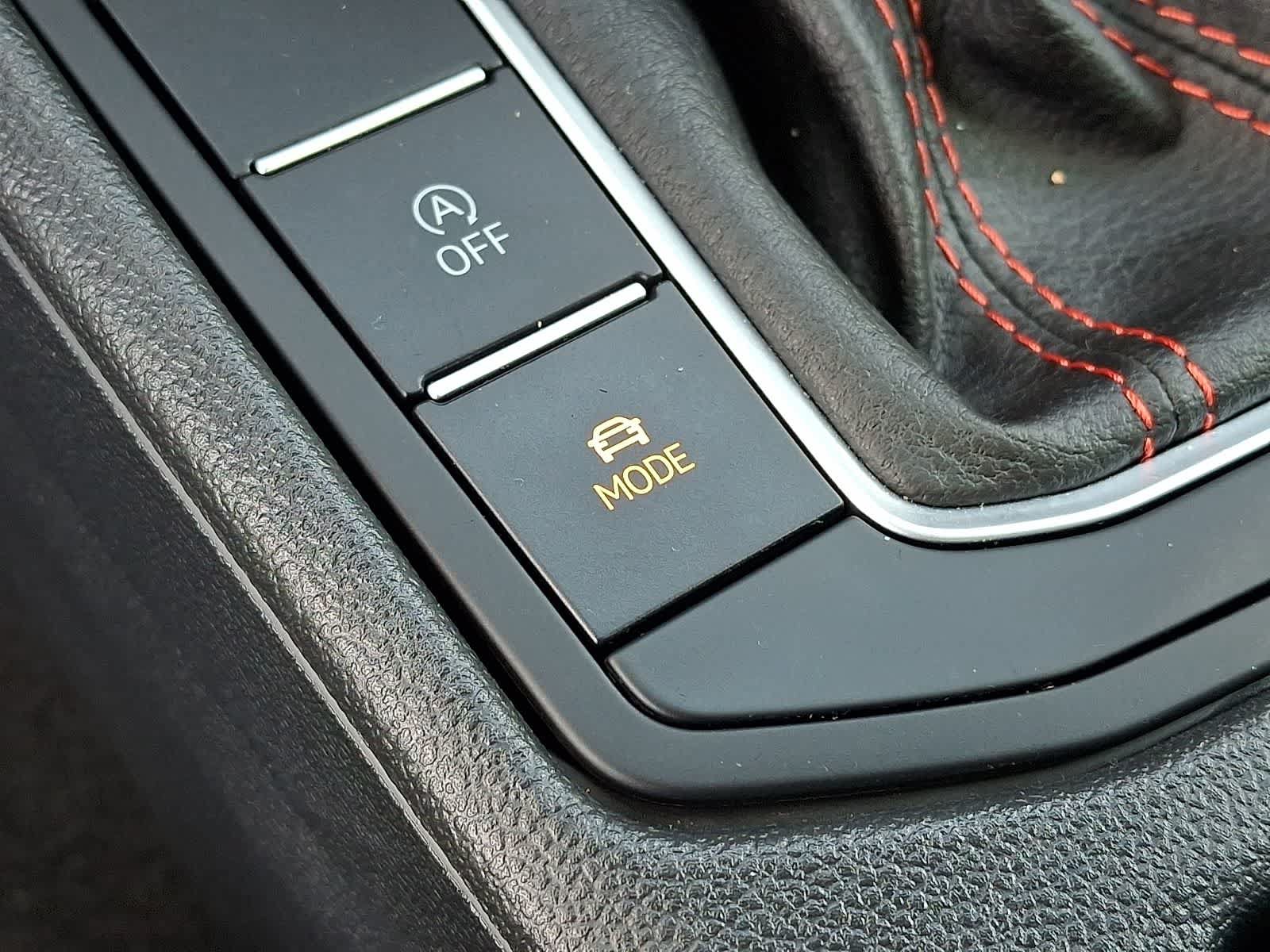 Used 2025 Volkswagen Jetta GLI Autobahn FWD image 26