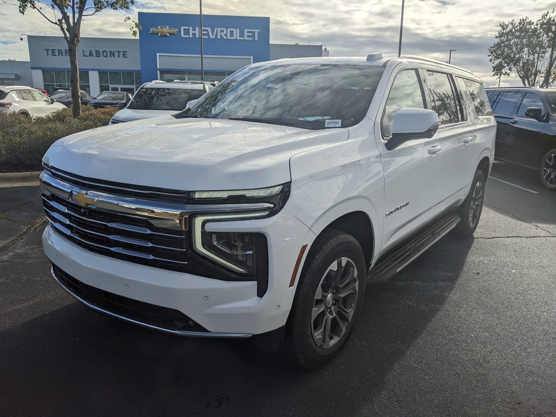 New 2026 Chevrolet Suburban LT w/ Comfort Package image 3