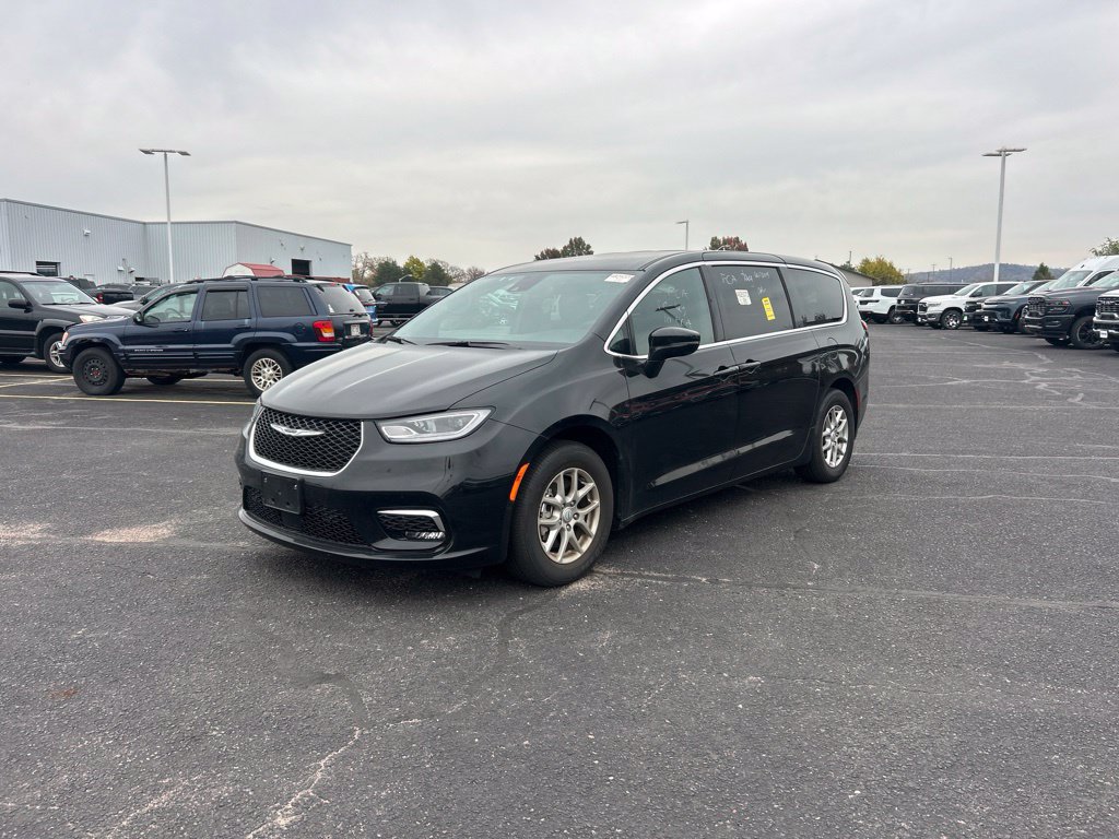 Used 2026 Chrysler Pacifica Select FWD image 4