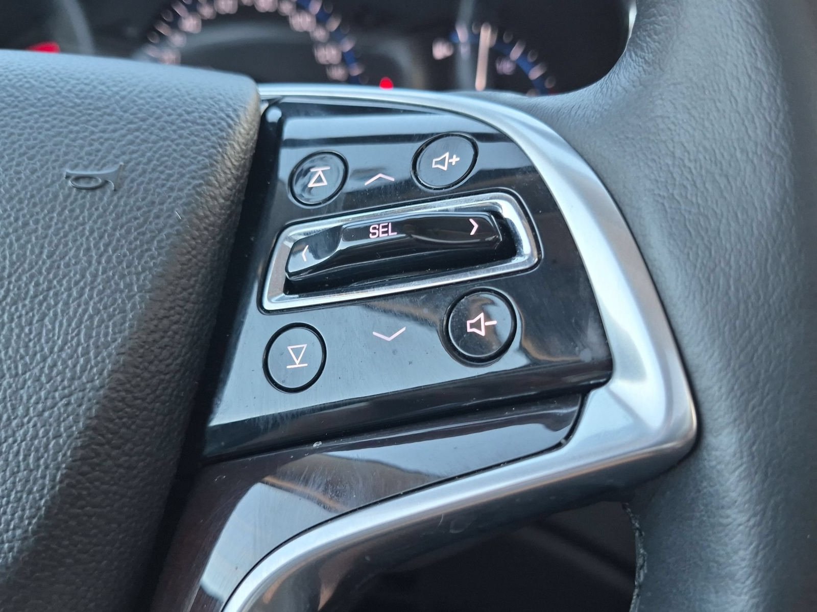 Used 2015 Cadillac SRX Luxury FWD image 14