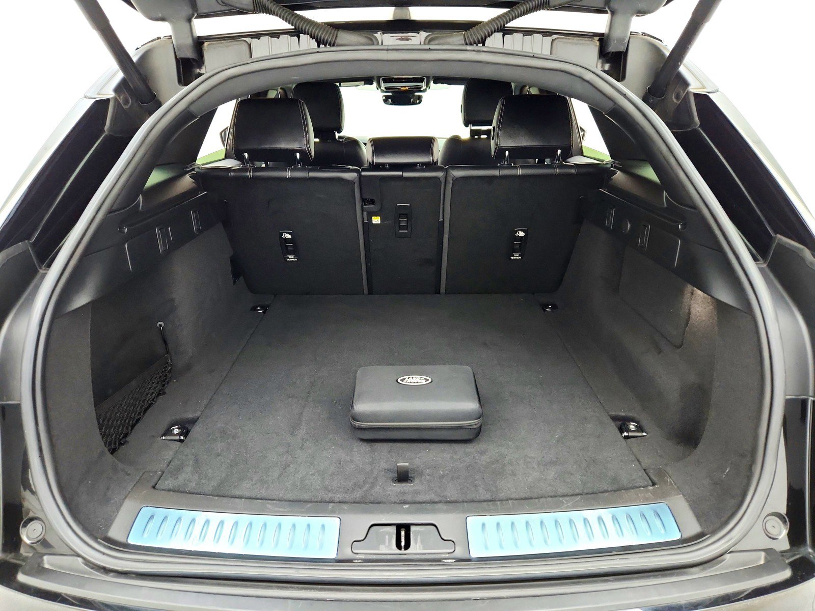 Used 2023 Land Rover Range Rover Velar R-Dynamic S image 29