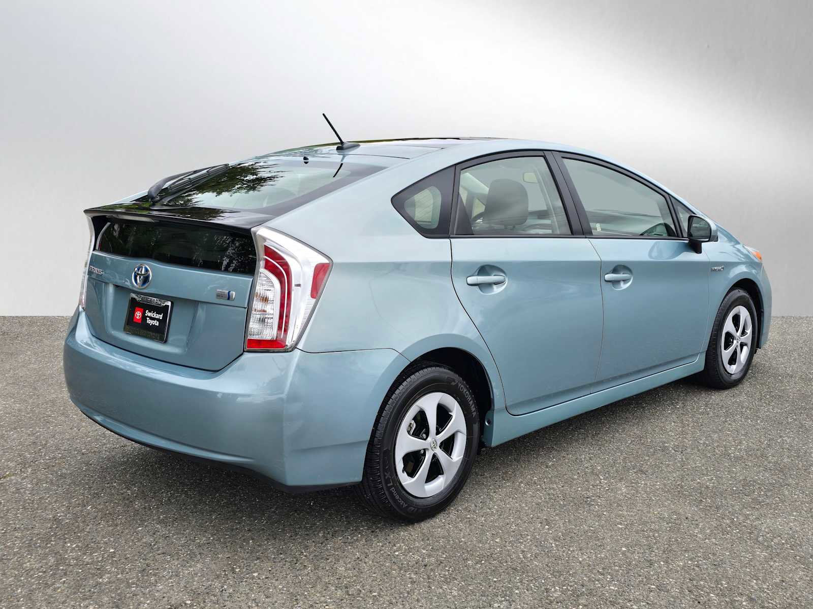 Used 2013 Toyota Prius Three w/ Solar Roof Pkg FWD image 3