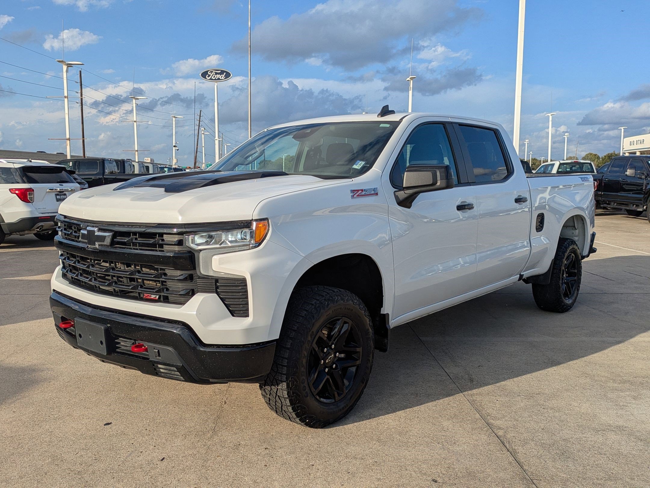 Used 2023 Chevrolet Silverado 1500 LT Trail Boss w/ Convenience Package II image 9
