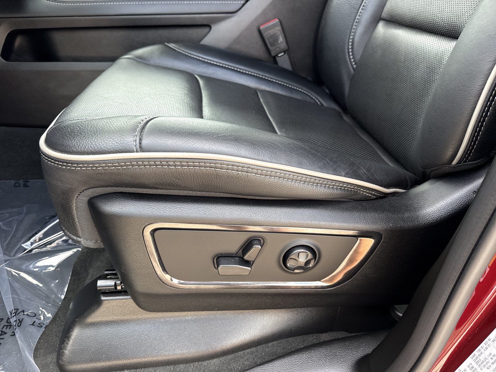 Used 2024 RAM 1500 Limited AWD/4WD image 12
