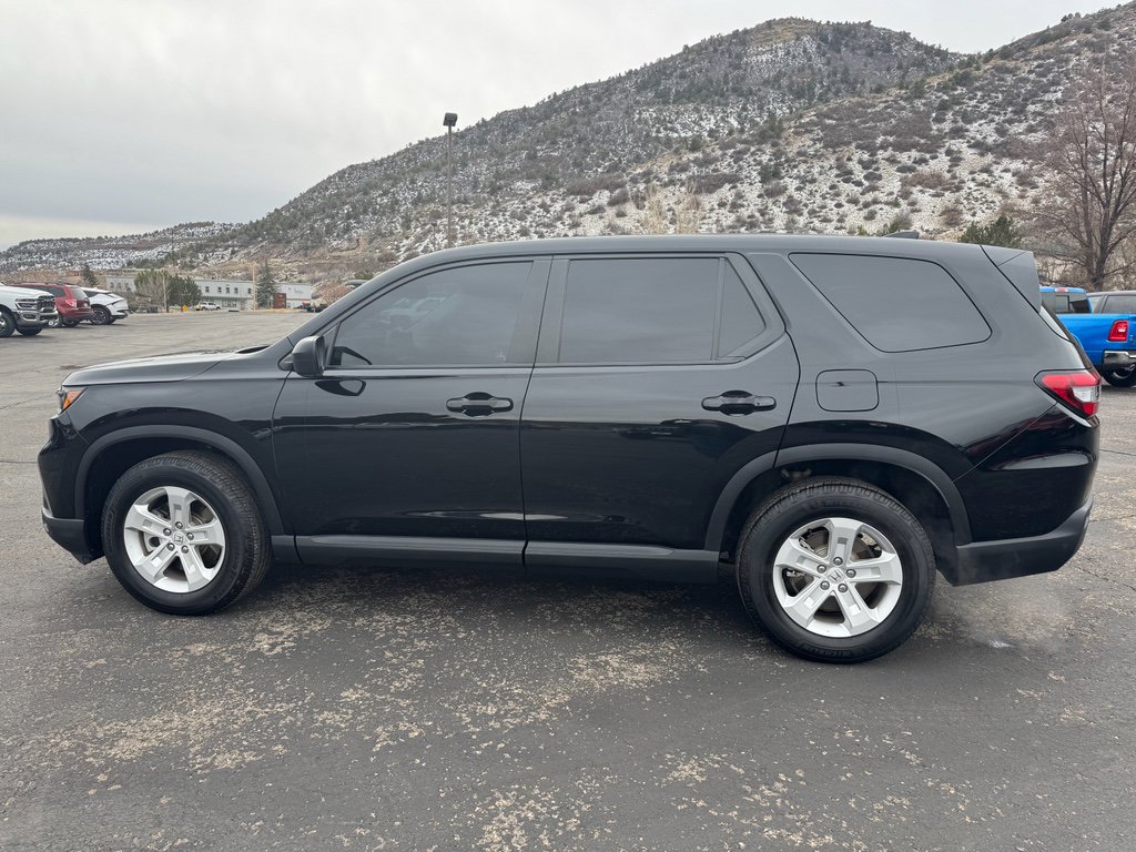 Used 2024 Honda Pilot LX image 4
