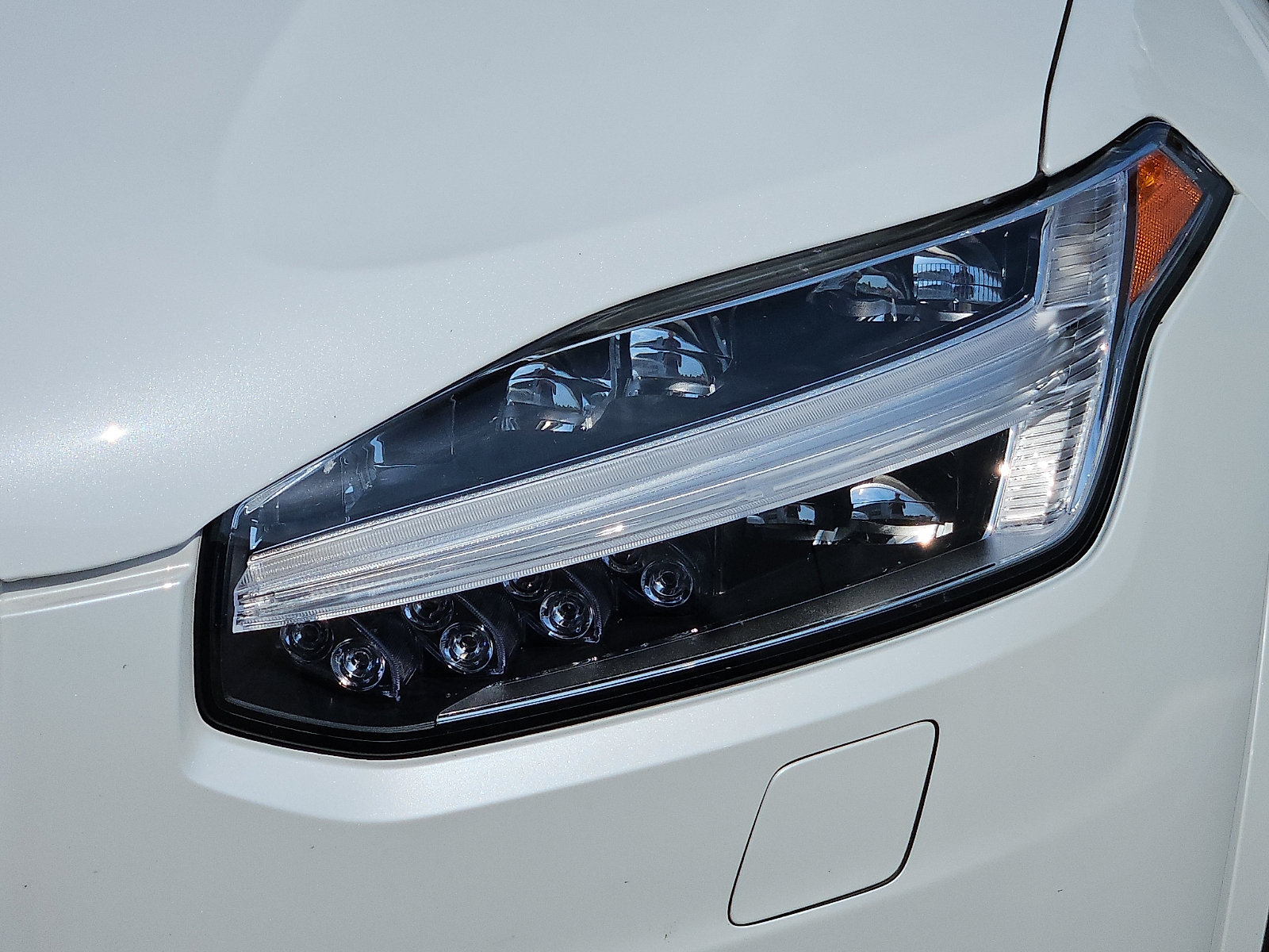Used 2024 Volvo XC90 B6 Plus w/ Protection Package Premier AWD/4WD image 4