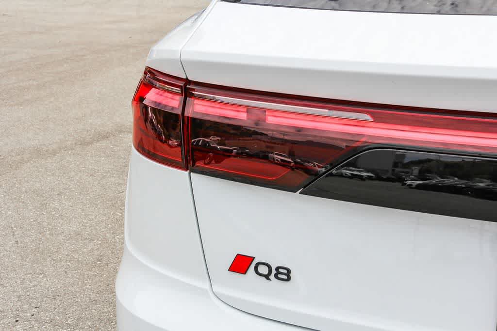 Used 2024 Audi Q8 Prestige w/ Prestige Package AWD/4WD image 11