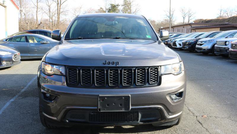Used 2018 Jeep Grand Cherokee Altitude image 2