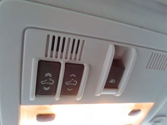 Used 2013 Chevrolet Silverado 2500 LTZ w/ LTZ Plus Package image 32