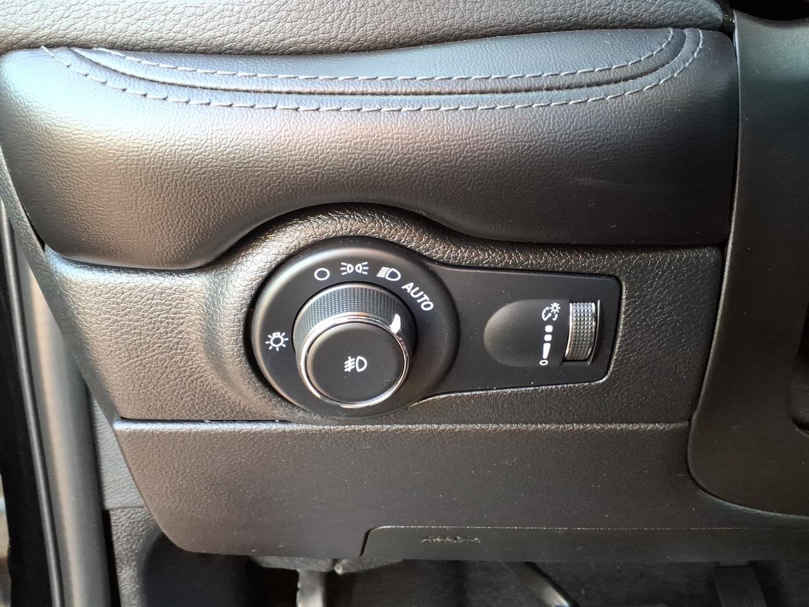 Used 2022 Dodge Durango GT AWD/4WD image 21