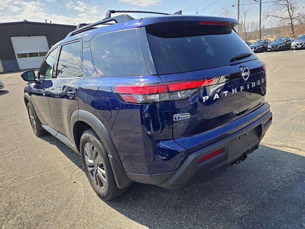 Used 2023 Nissan Pathfinder SV w/ SV Premium Package image 13