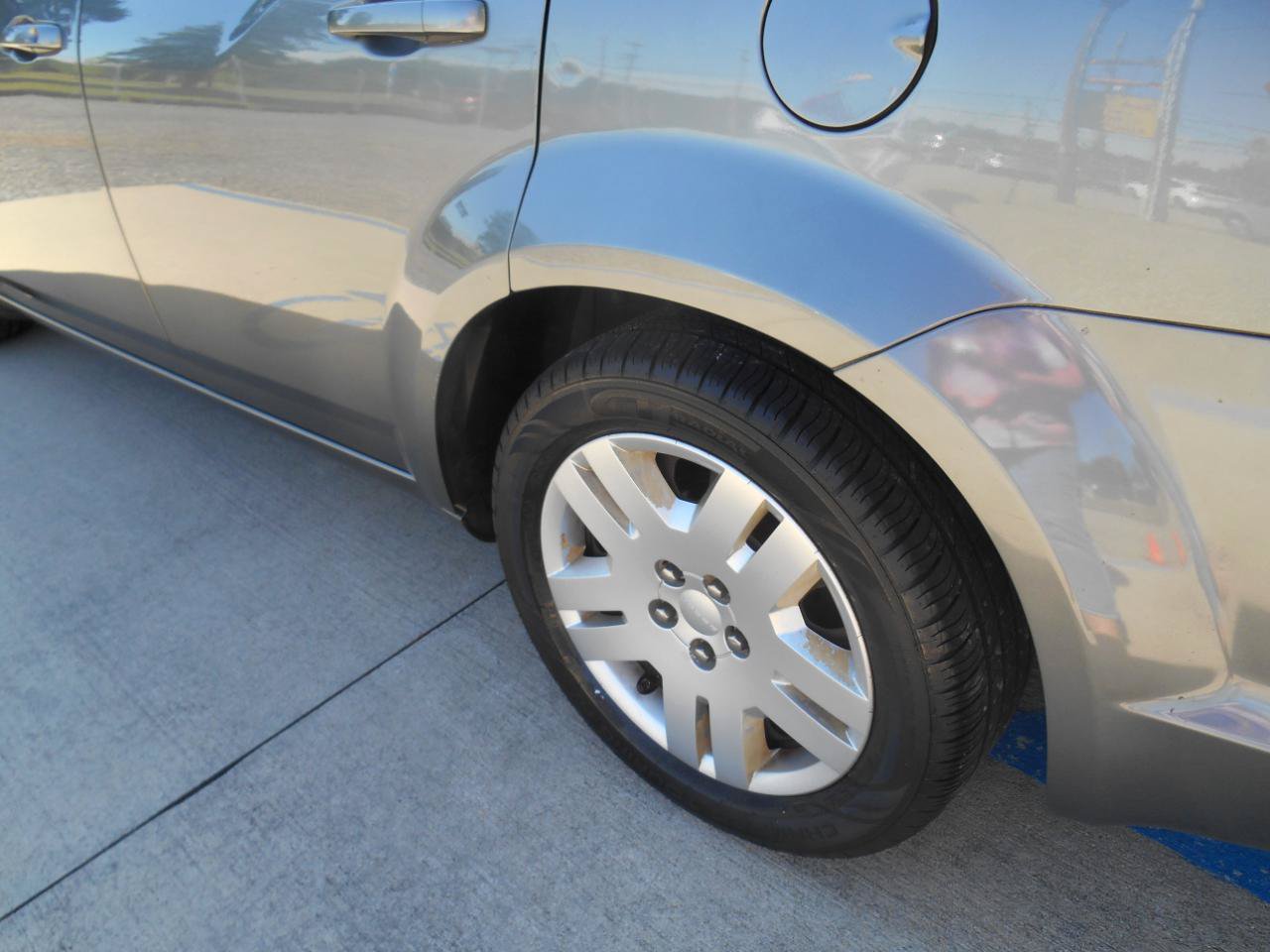 Used 2013 Dodge Avenger SE FWD image 12