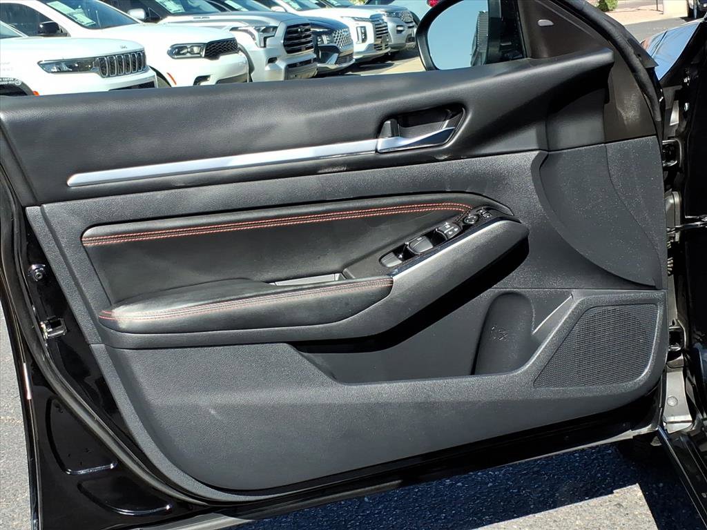 Used 2023 Nissan Altima 2.5 SR image 18