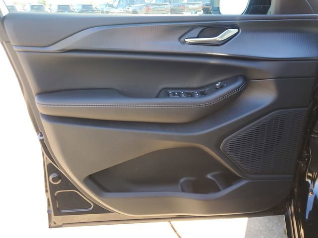 New 2025 Jeep Grand Cherokee L Altitude image 18