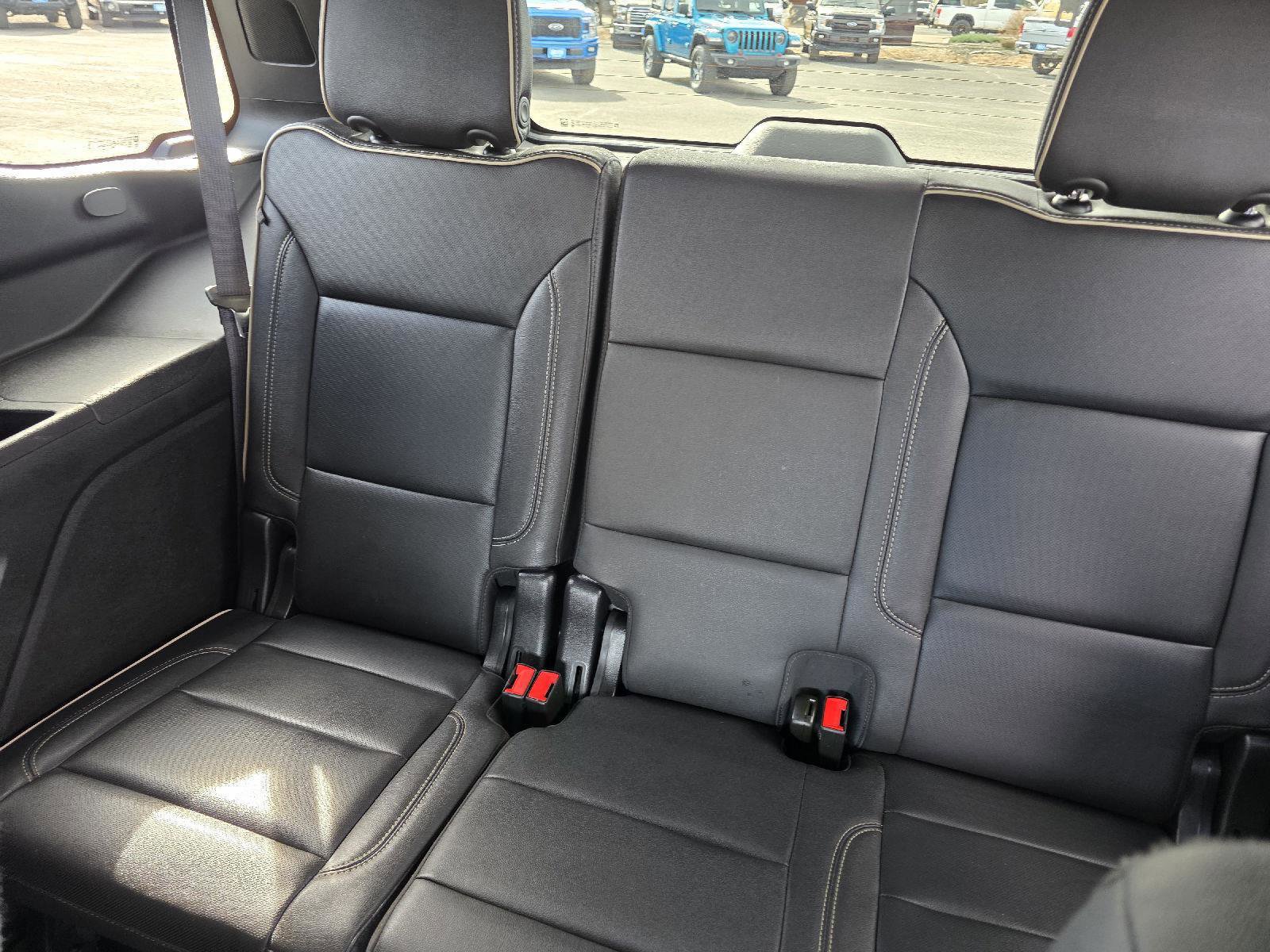 Used 2022 GMC Yukon SLT w/ SLT Premium Package AWD/4WD image 14