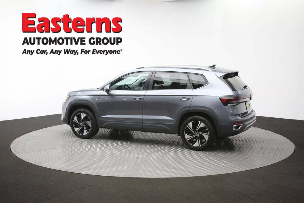 Used 2025 Volkswagen Taos SE AWD/4WD image 60