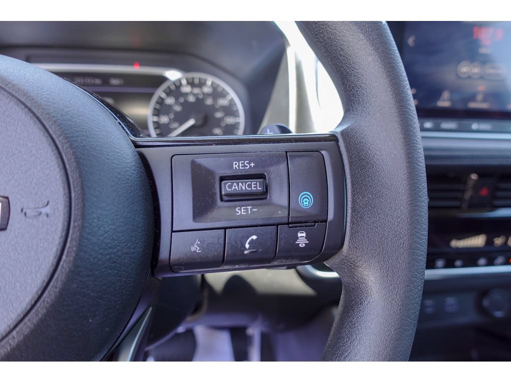 Used 2022 Nissan Rogue SV FWD image 15
