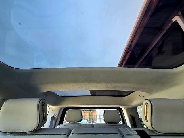 Used 2023 Rivian R1S Launch Edition AWD/4WD image 26