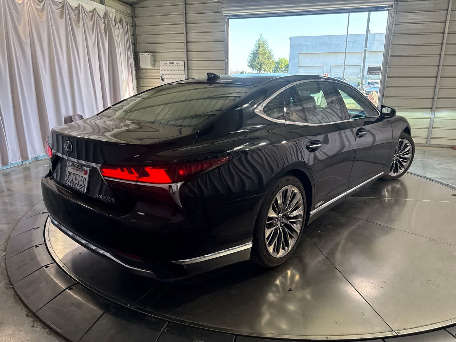 Used 2020 Lexus LS 500h w/ Luxury Package RWD image 5