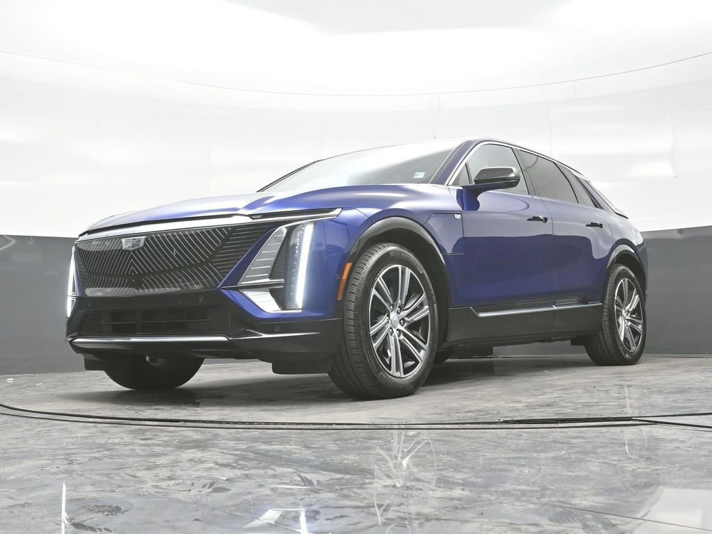 Certified 2024 Cadillac Lyriq Luxury w/ LPO, Floor Liner Package AWD/4WD image 20