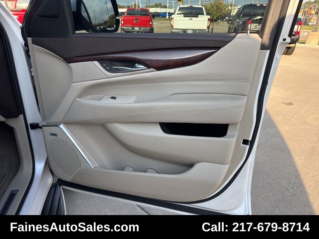 Used 2016 Cadillac Escalade Luxury image 82