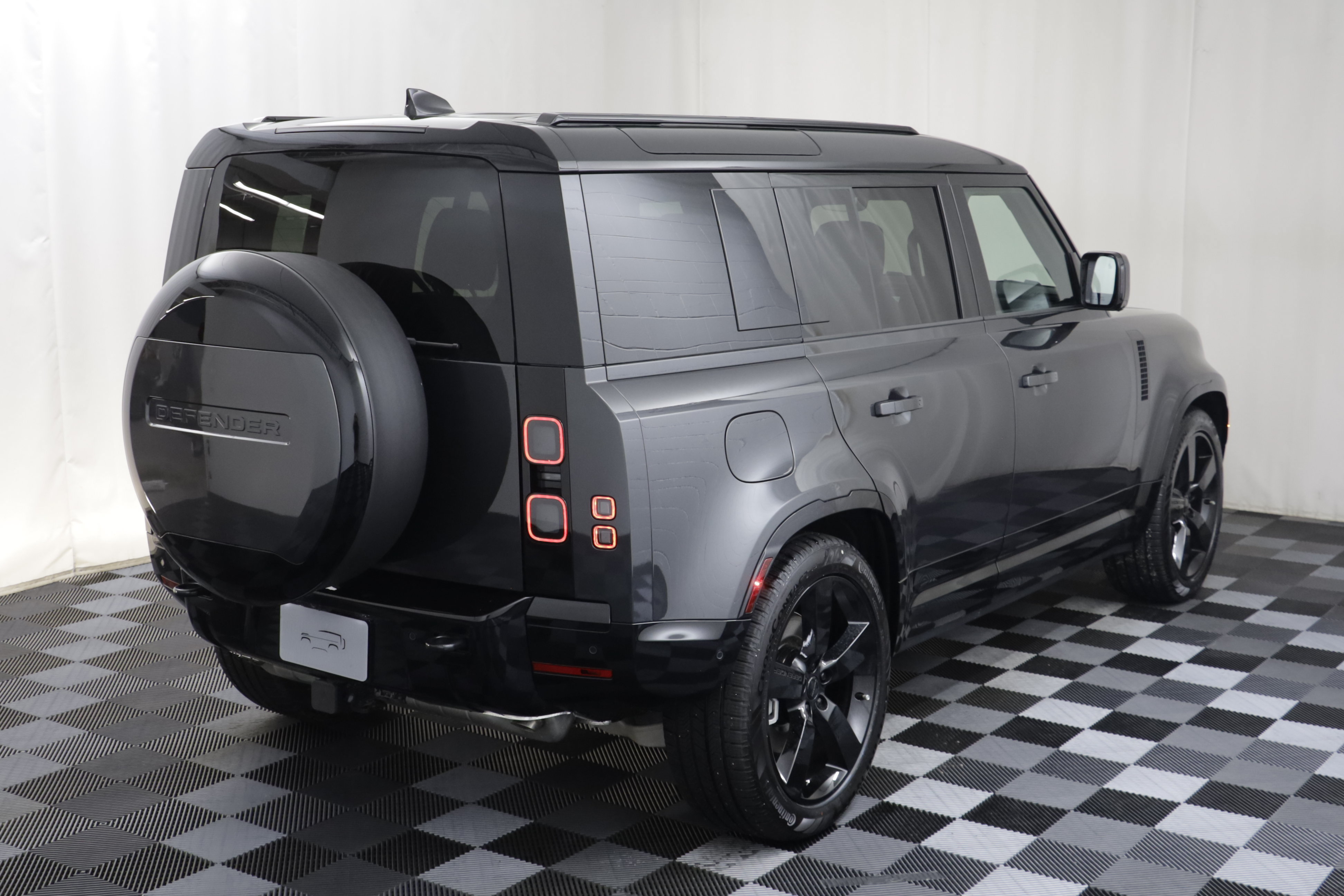 New 2026 Land Rover Defender 110 X-Dynamic SE AWD/4WD image 20