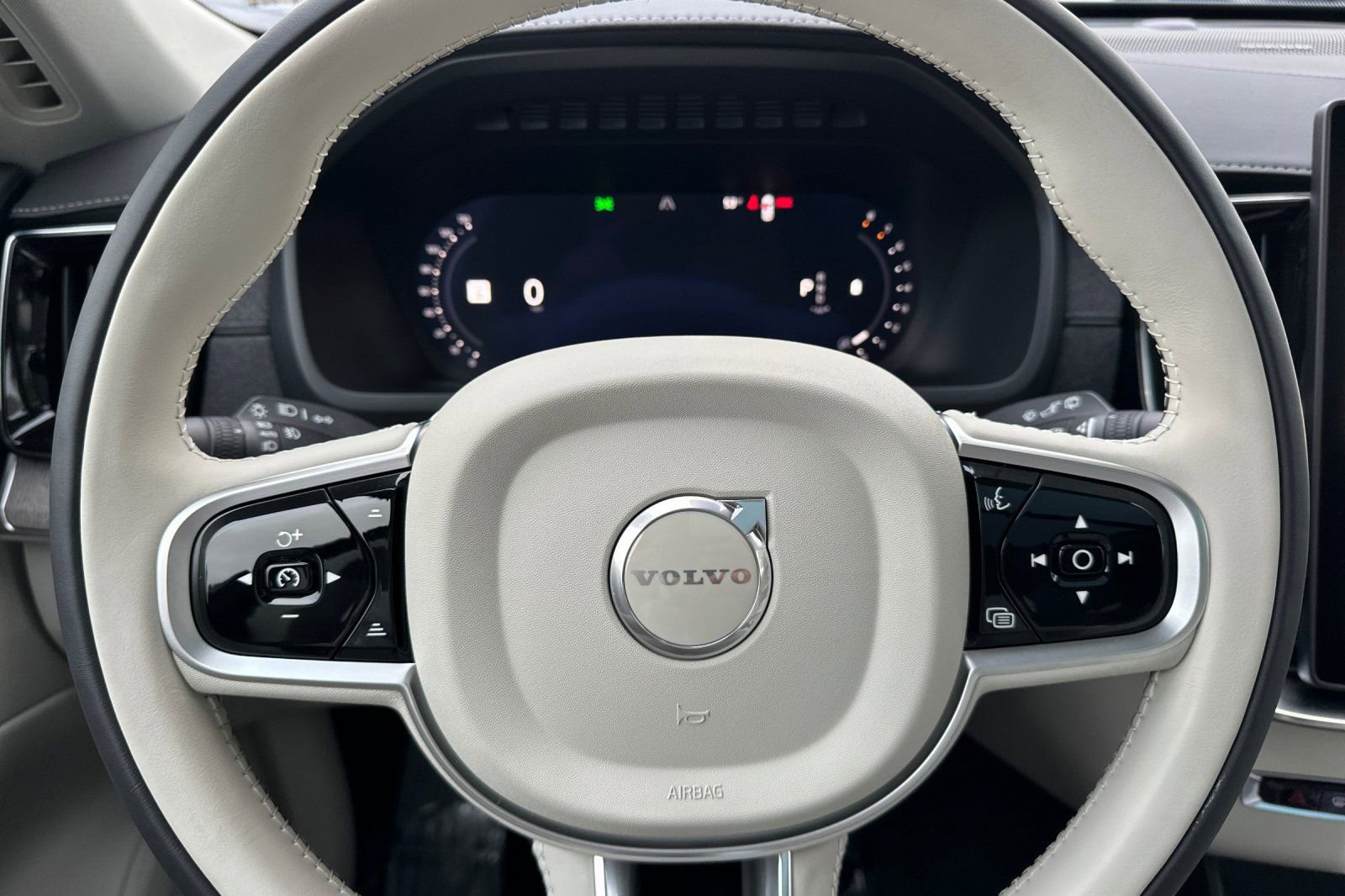 New 2026 Volvo XC90 B6 Ultra w/ Protection Package image 26