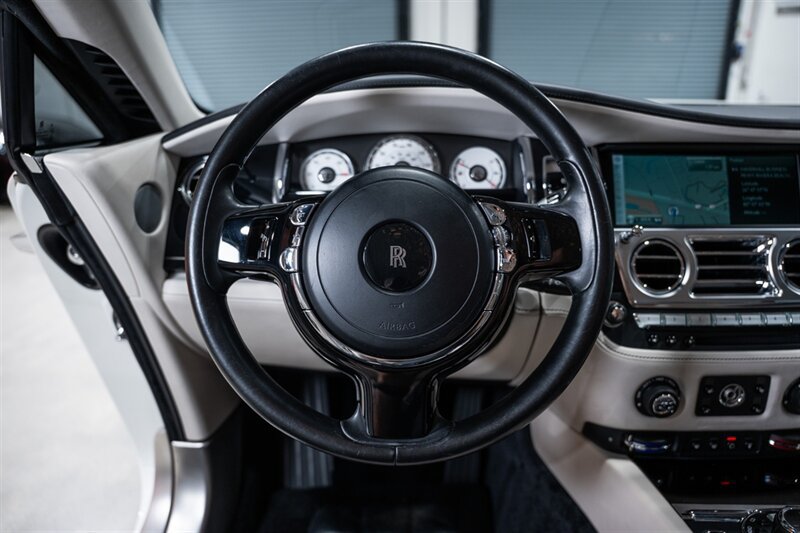 Used 2016 Rolls-Royce Wraith RWD image 19