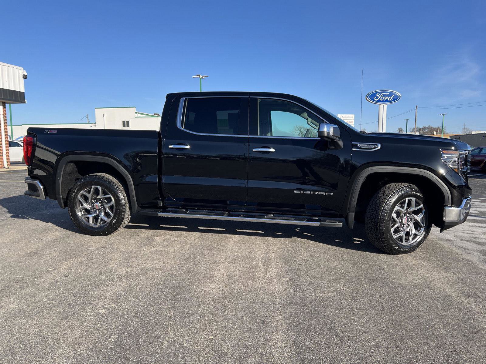 New 2026 GMC Sierra 1500 SLT w/ SLT Premium Plus Package image 4