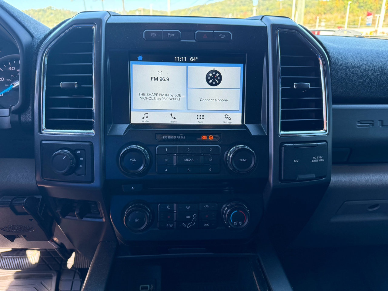Used 2017 Ford F350 XLT w/ XLT Premium Package image 9