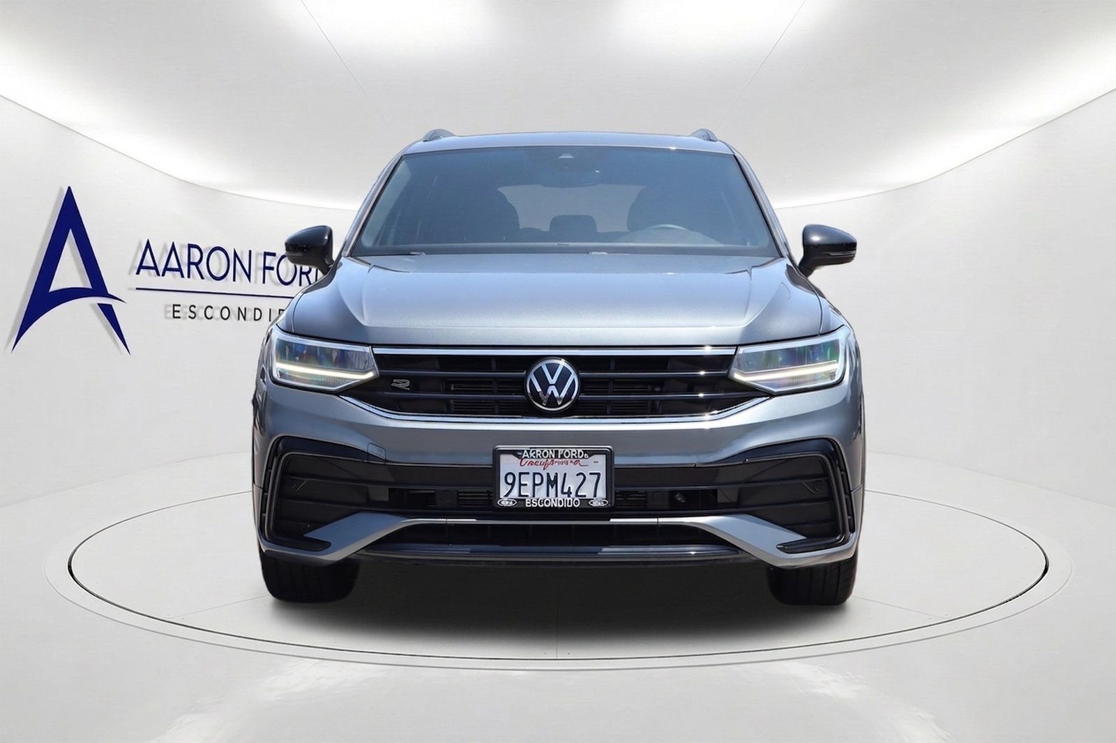 Used 2023 Volkswagen Tiguan SE R-Line FWD image 2