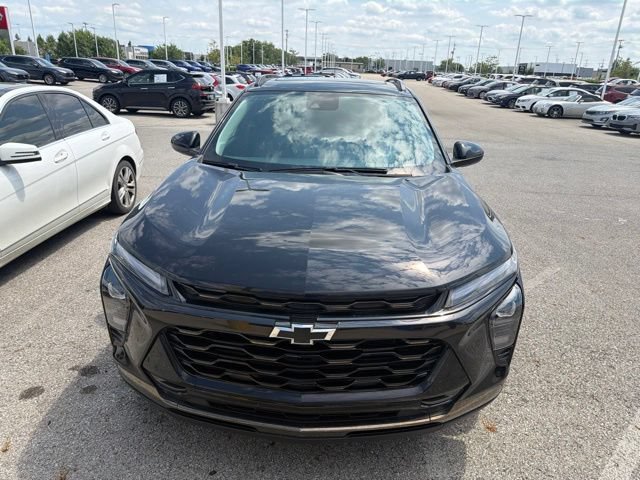 Used 2024 Chevrolet Trax ACTIV w/ Sunroof Package FWD image 2