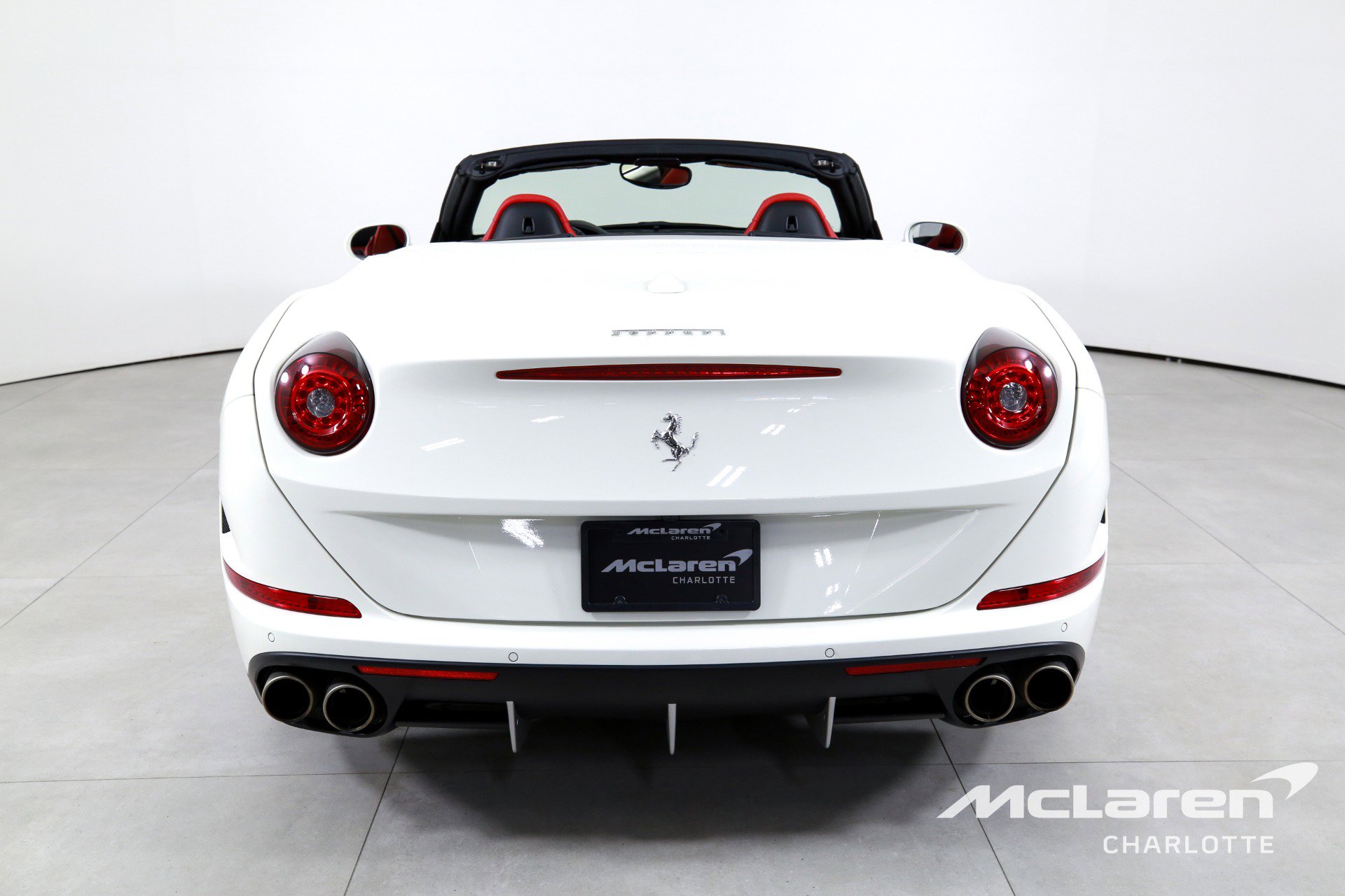 Used 2017 Ferrari California T image 8