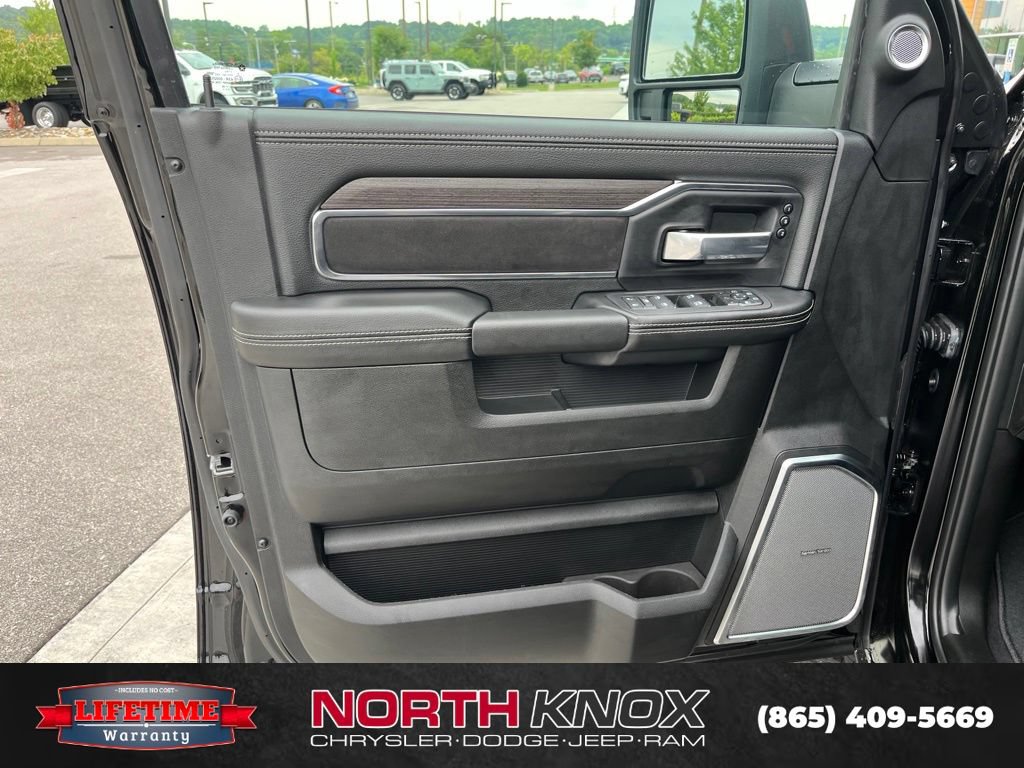 New 2026 RAM 2500 Laramie AWD/4WD image 5
