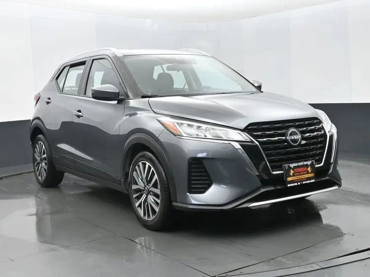 Used 2024 Nissan Kicks SV FWD image 2
