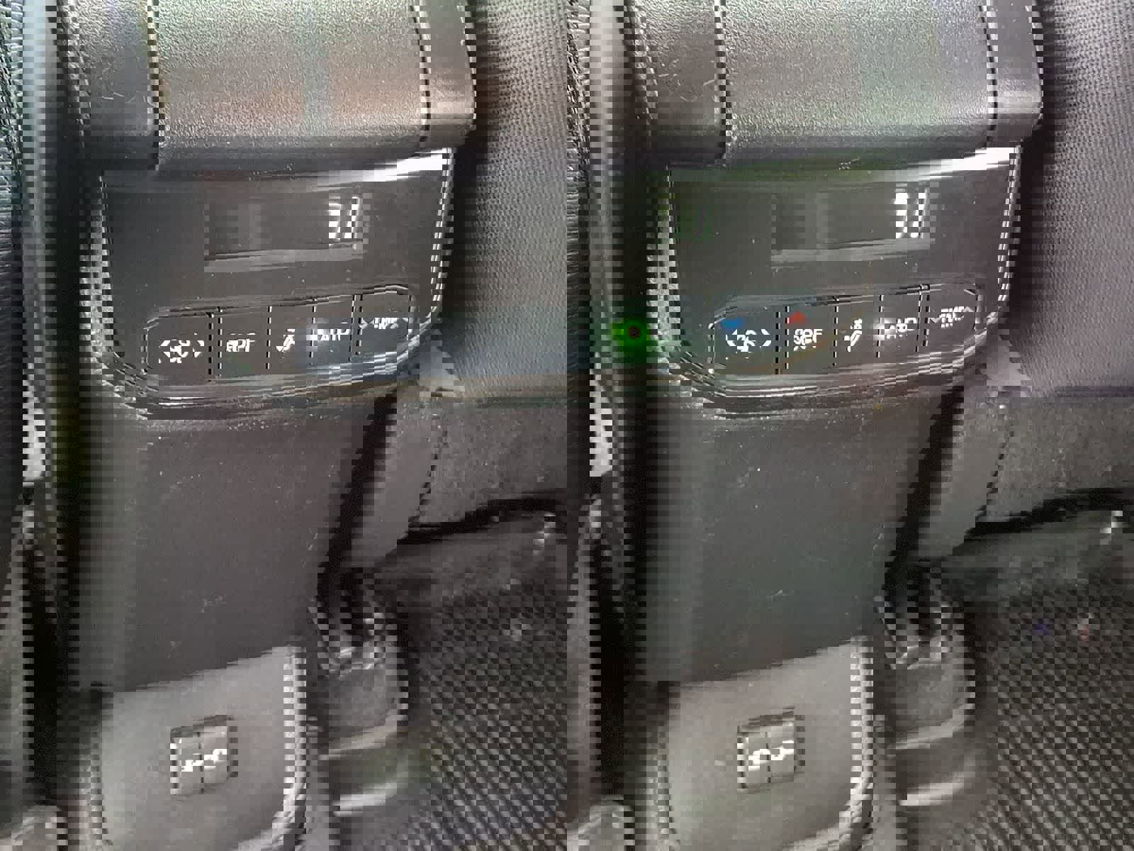 Used 2023 Toyota Highlander LE image 14